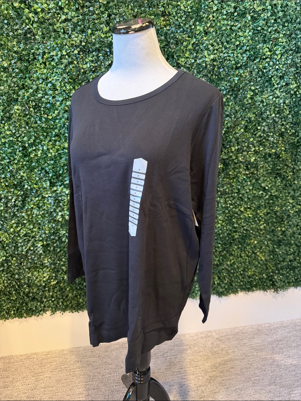 NWT Duluth Trading Co long tail T - long Sleeve Top